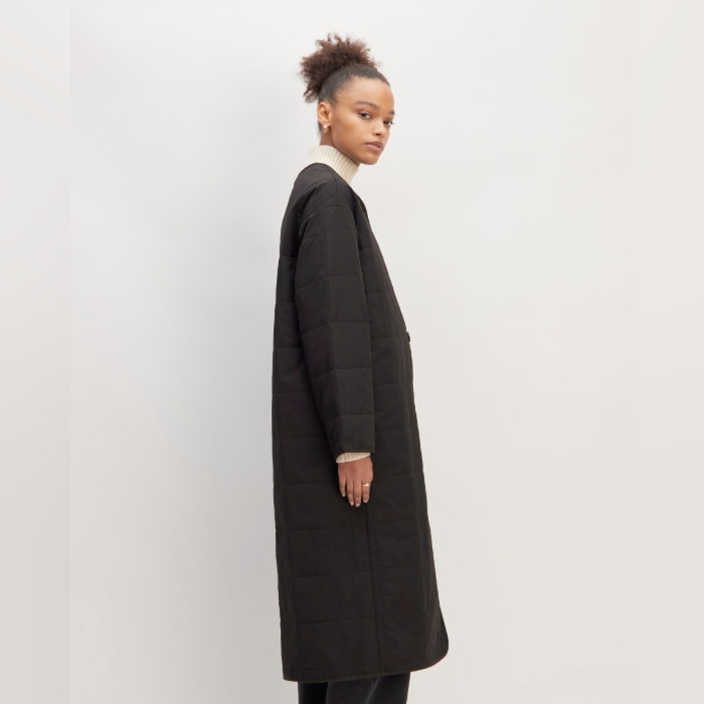 NWOT Everlane The ReNew Quilted Jacket Long Liner. Small/Med. Perfect Condition.